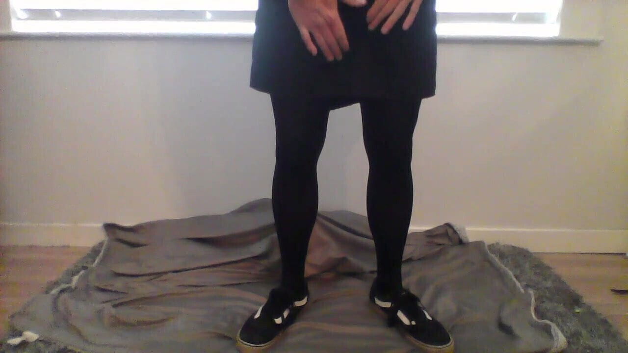 School tights cum on feet