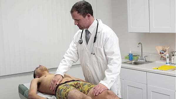 Doctor Using Expertise Make Patient Feel Better Doctorblows