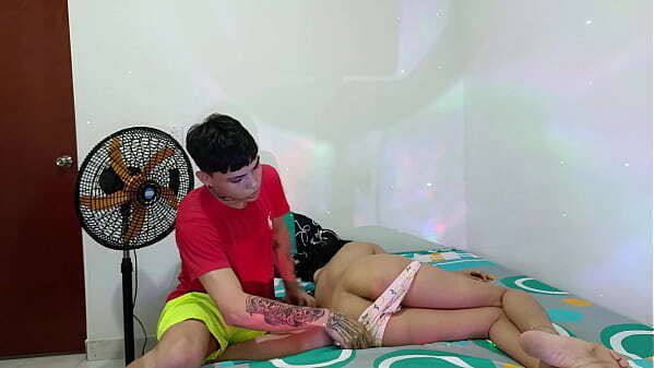 HERMANASTRA CALIENTE ABRE CULO PARA PODER METERLE POLLA DENTRO ELLA SEXO CASERO ESPANOL ESPANOL