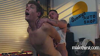 Rugged Mechanic Tames Bratty Twink