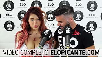 ELO PODCAST LE PEGA A LEXY CON LA PALETA