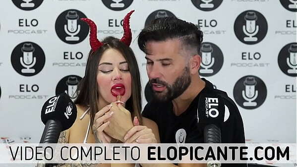 SARA BLONDE MUESTRA COMO GUSTA SEXO ORAL