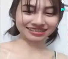 กระหรี่ม.ปลายใจแตก เงี่ยนไลฟ์โชว์นม (Morefxxn)