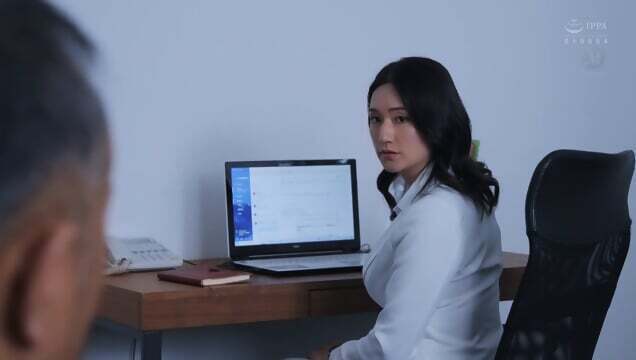 Married Secretary, Sweat Kissing Filled With Creampie President's Office Kimura