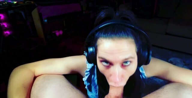 NeuroSpicy Content Creator Connor Talks Oral Fixation Demonstrates Blow Skills