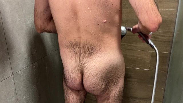 Earl takes shower, relieves himself same time