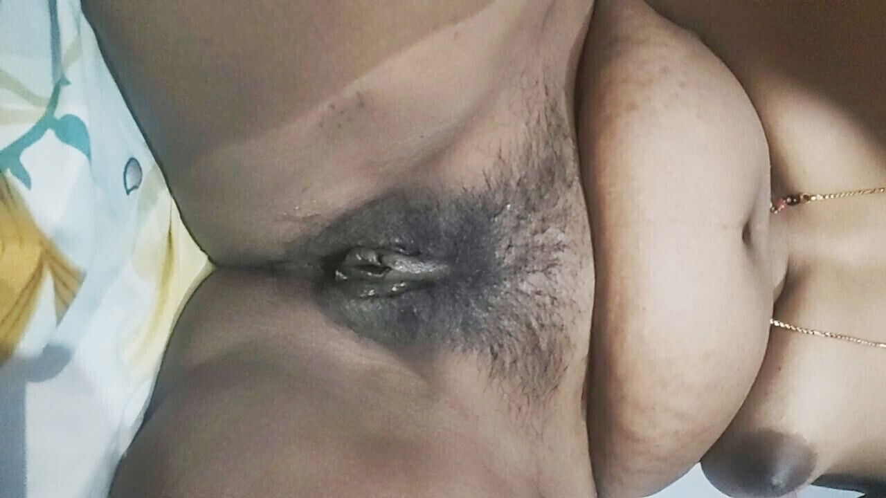 Horny telugu tamil girlfriend rubbing pussy fingers