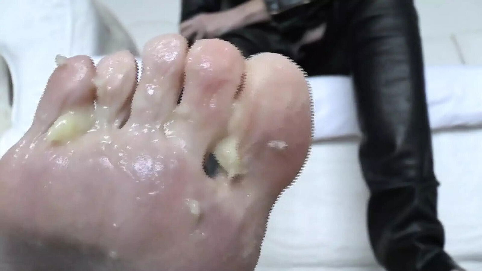 Cage, Anal, Foot Meal, Between Legs Allowed Fuck Lady Victoria Valente