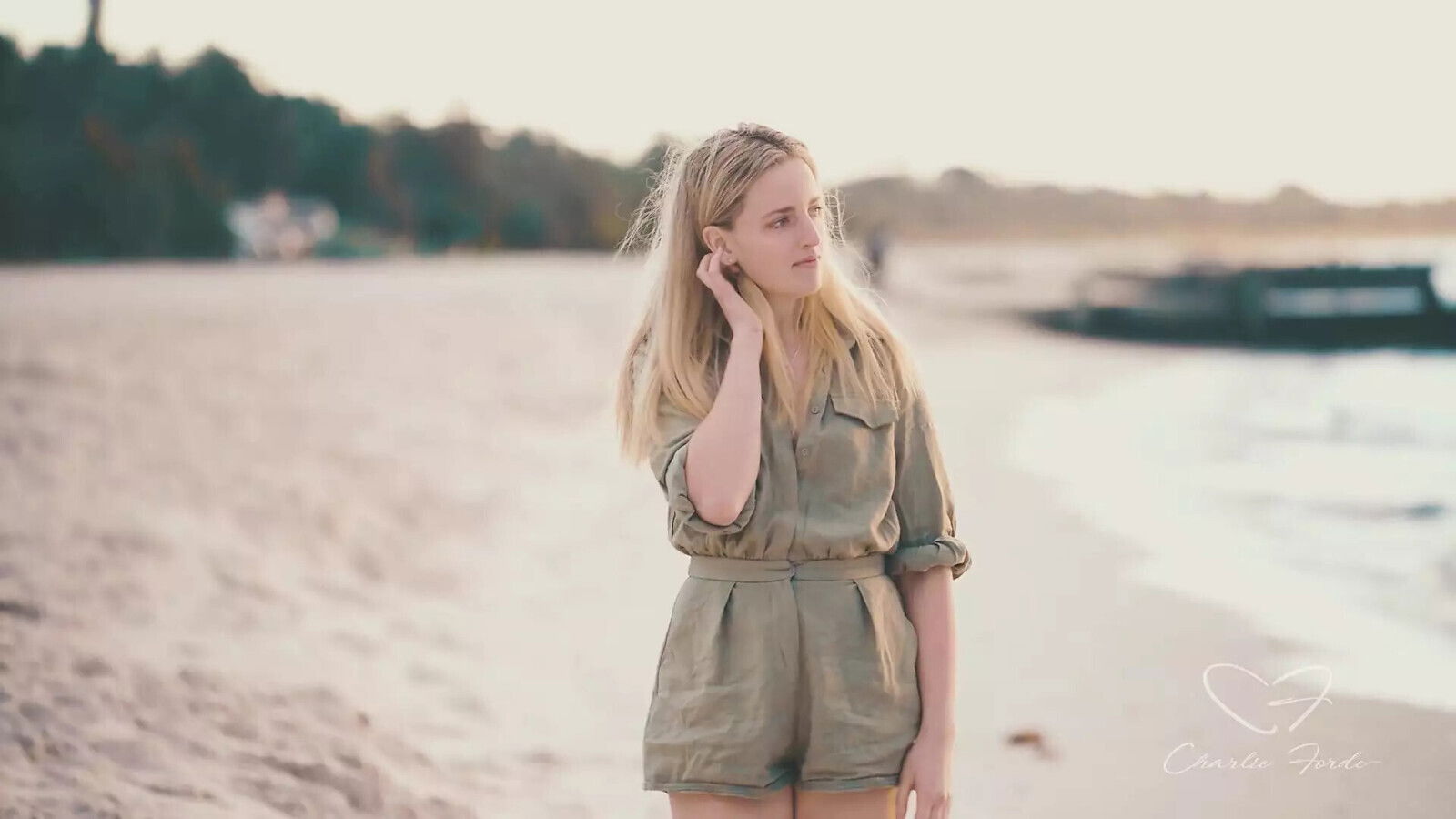 Lesbian Sunsets Kisses! Charlie Forde Oilve Make