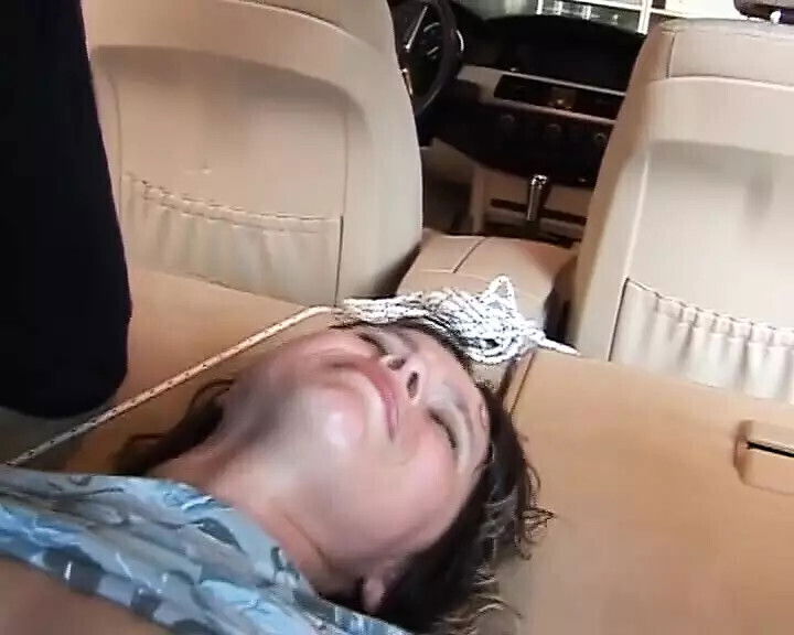 Attractive German ebony slut enjoys hardcore fuck with