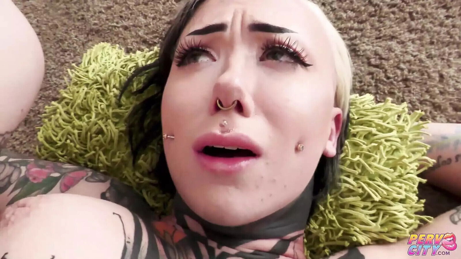 Lorelai Suicide's Tight Asshole Fucked First Time