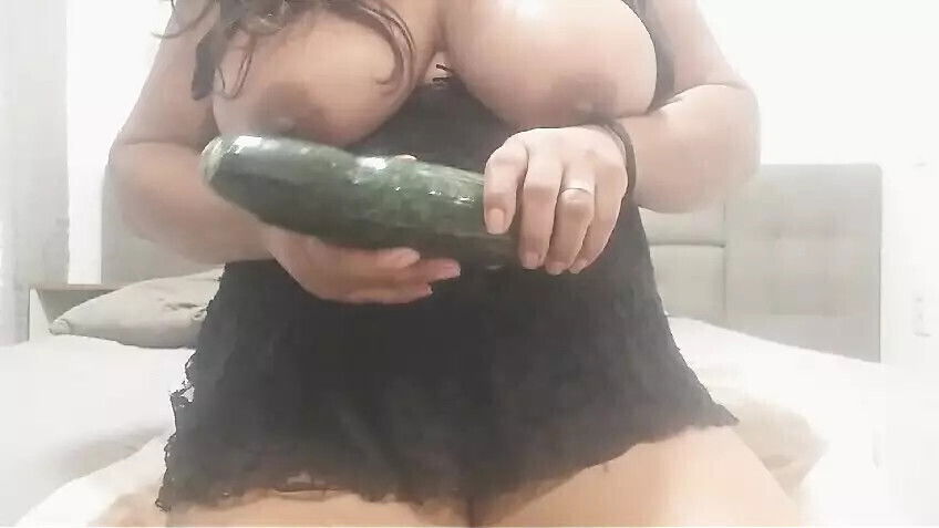 Belo Horizonte Crown masturbation with cucumber