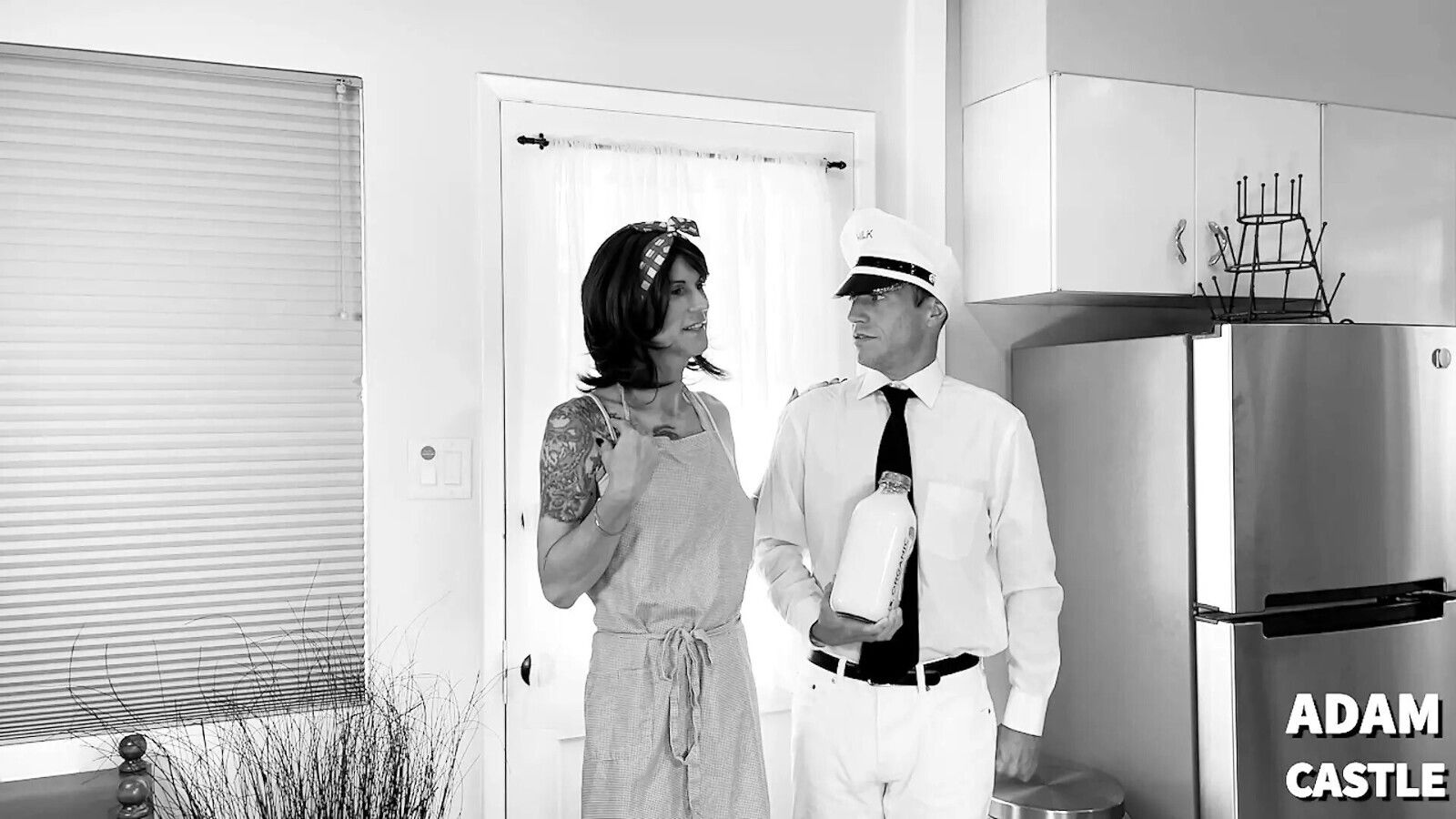 ATOMIC BOMBSHELL: Tmilf Milkman Fuck BLACK WHITE