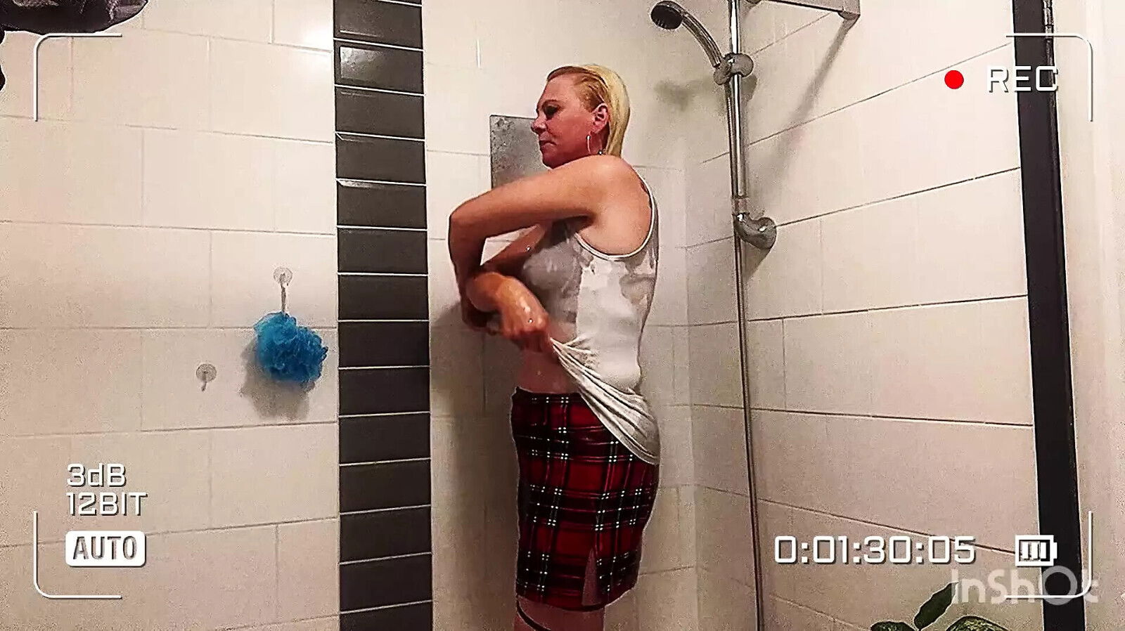 Milf getting fucked shower