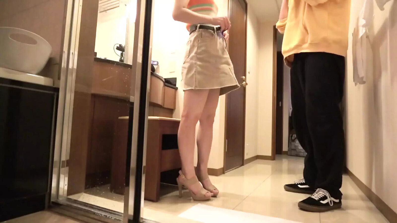 Part1 Fellatio Massive Squirting Borrowing Mobile Battery Having with Very Beautiful Woman!