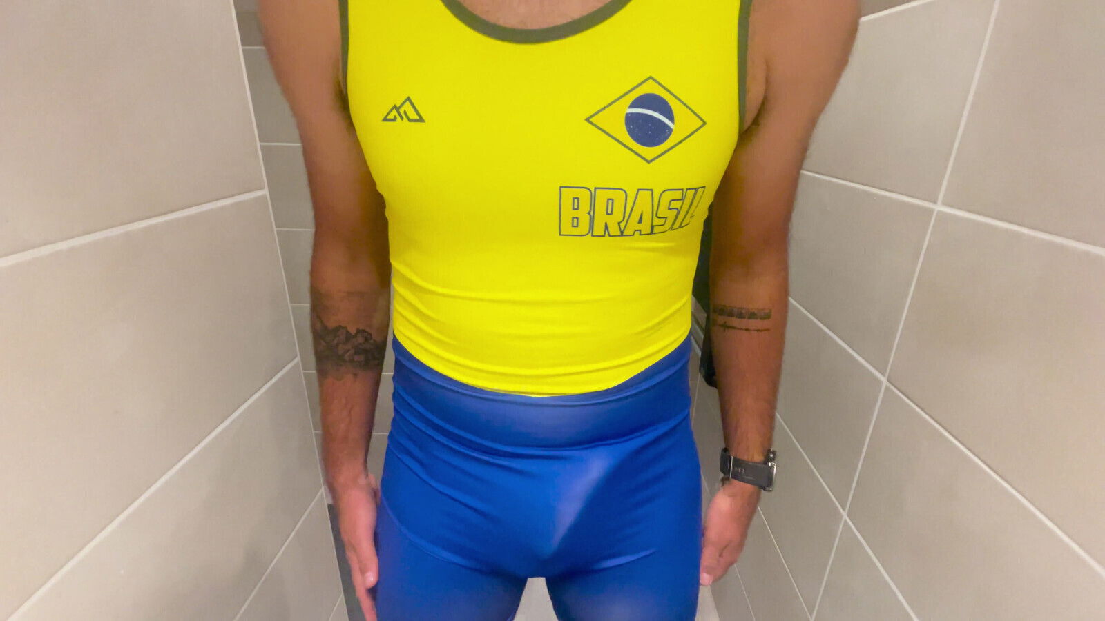 Sexy jock showing dick singlet leading huge amounts