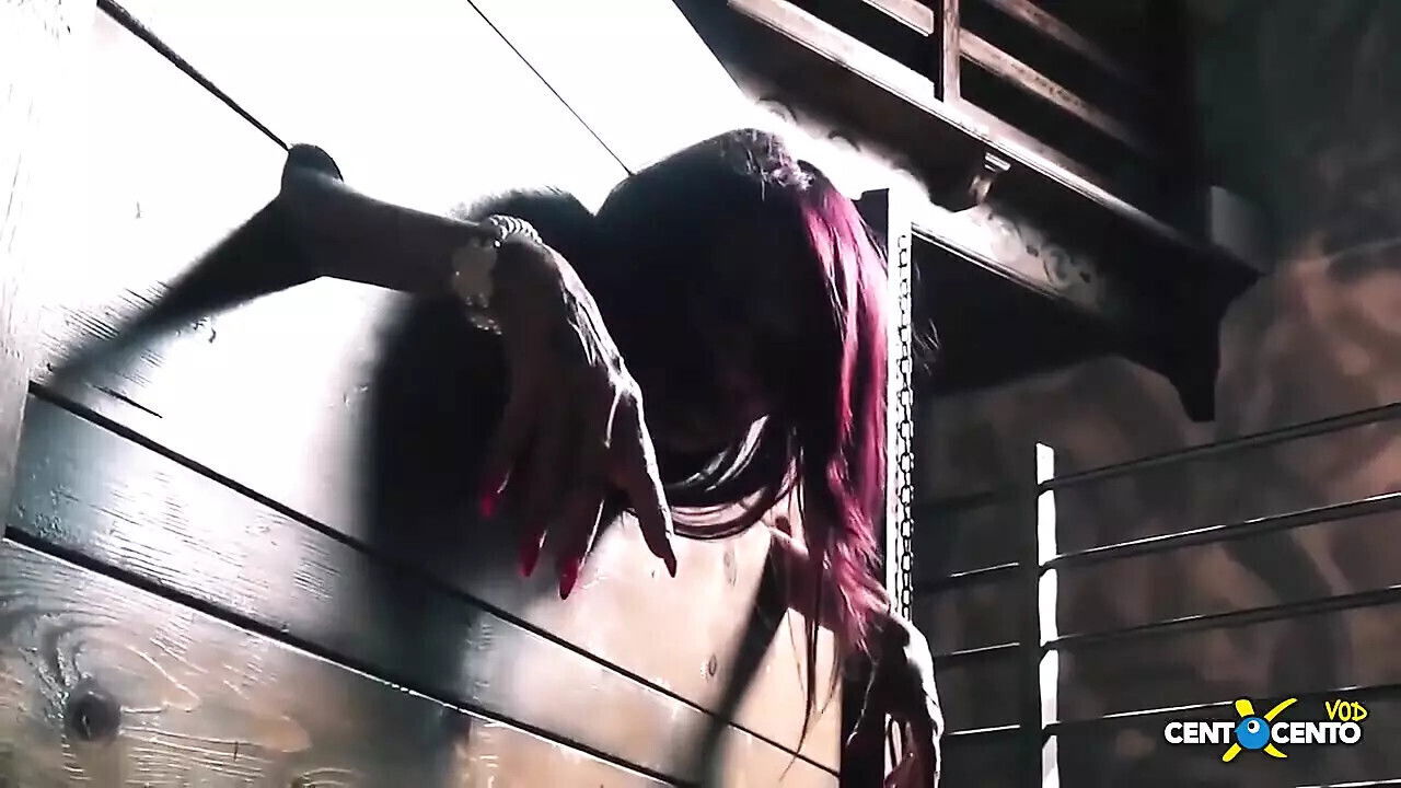 electrician, salesman, many vibrators Roberta Farnese