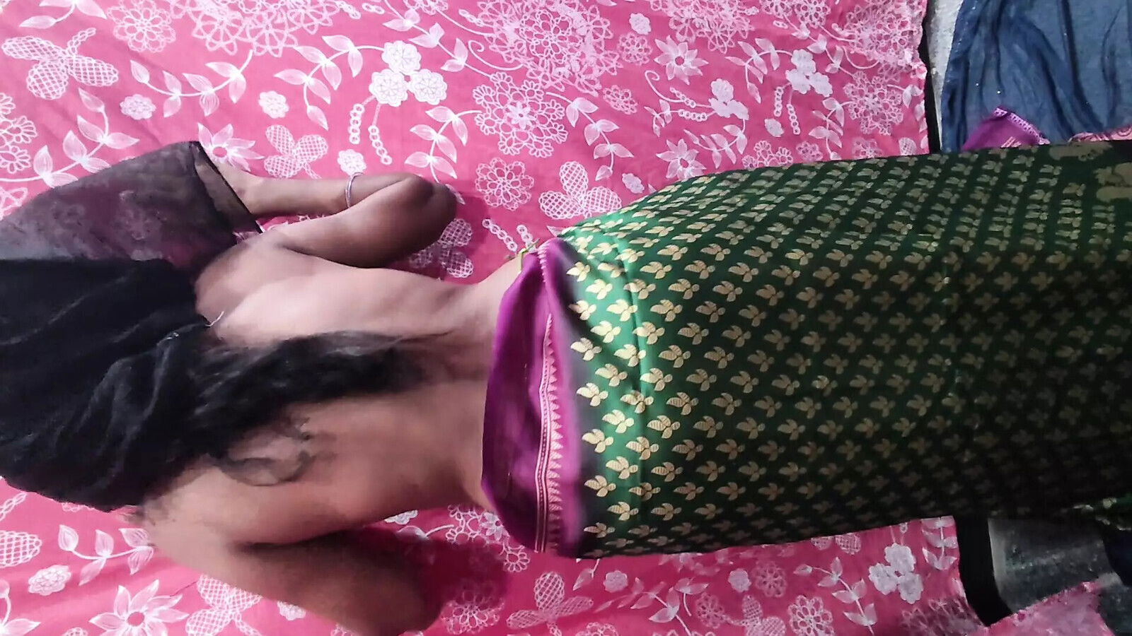 Marathi housewife seducing saree stripping