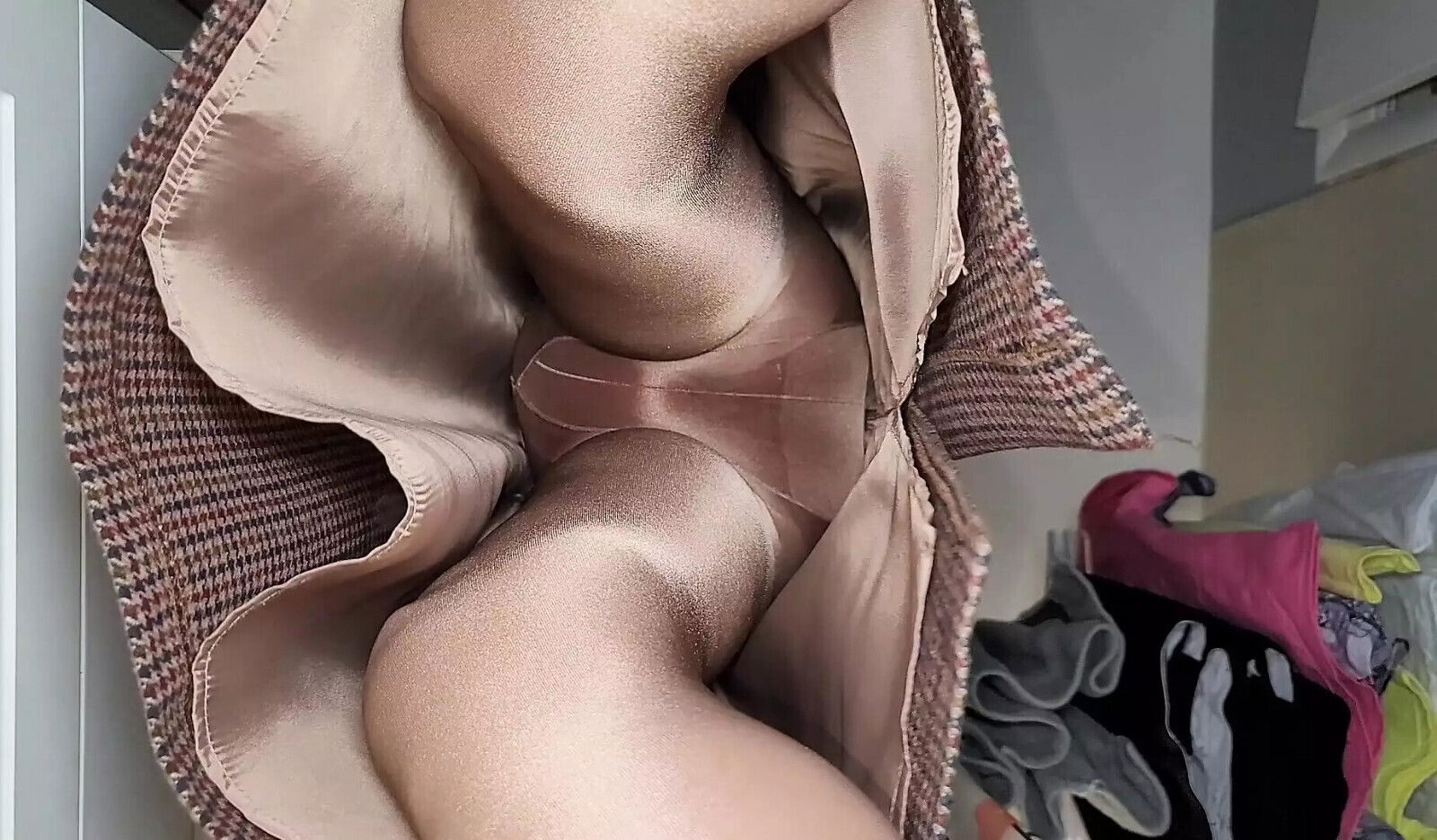 Looking plaid wool skirt