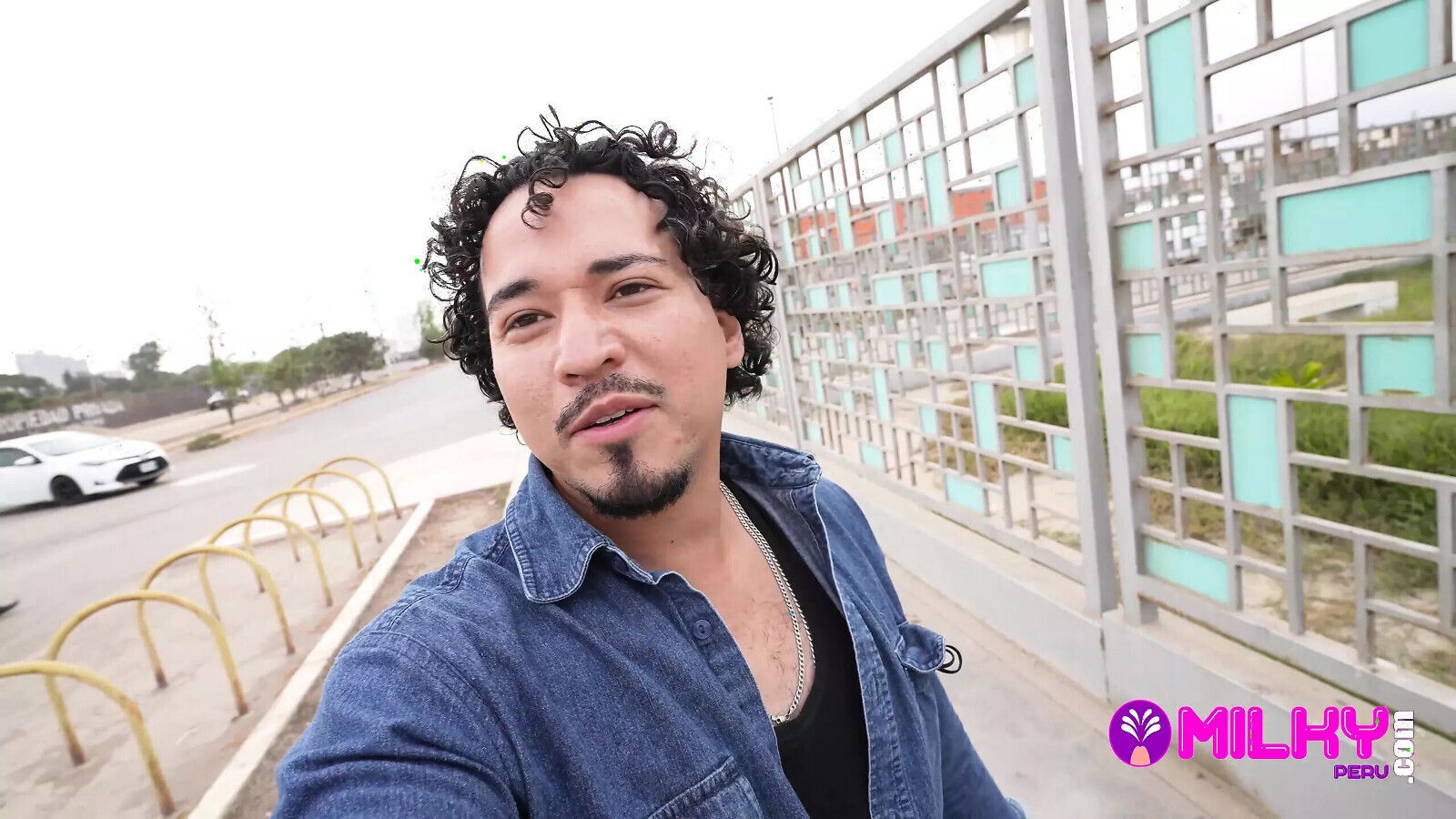 Youtuber Luisito Tefornica Unboxes Kari Love's Ass... Terrible Disturbing Fact