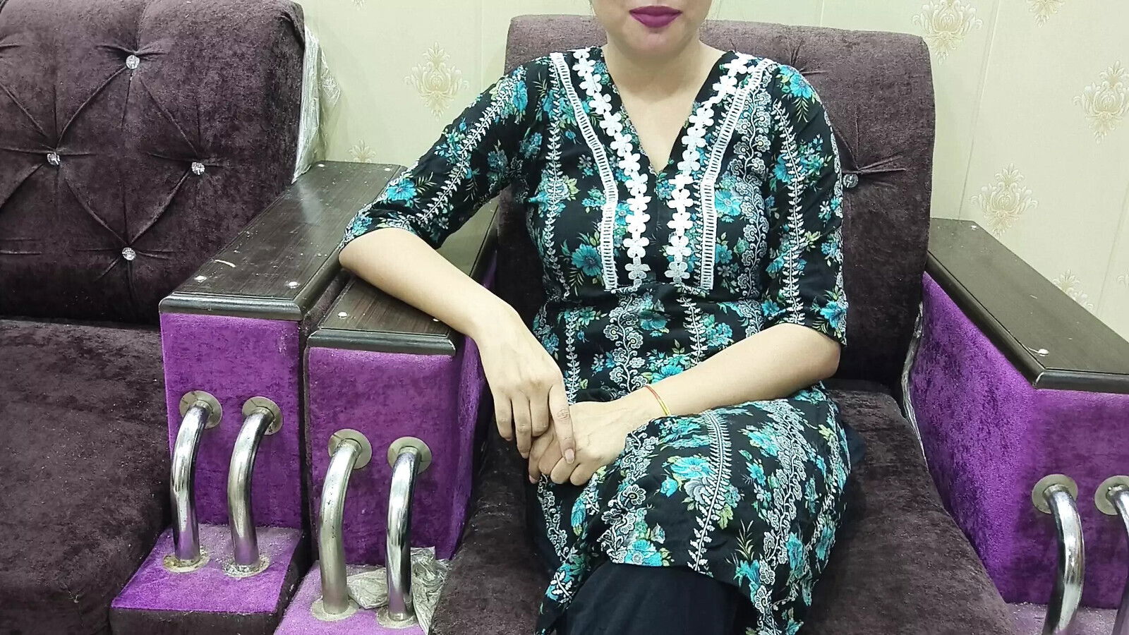 chut fadne irada kya, saali best doogystyle underneath Indian video with clear Hindi