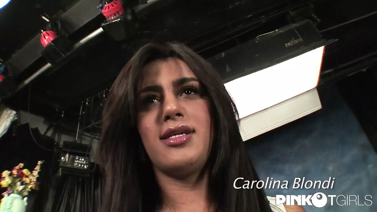 Shemale Carolina, young, wonderful with monster