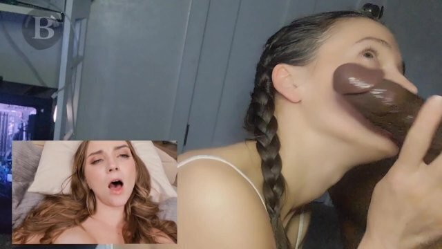 Roommate pumping with flashlight climax