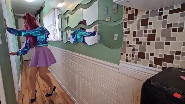 Locked Bathroom Piss Squirt