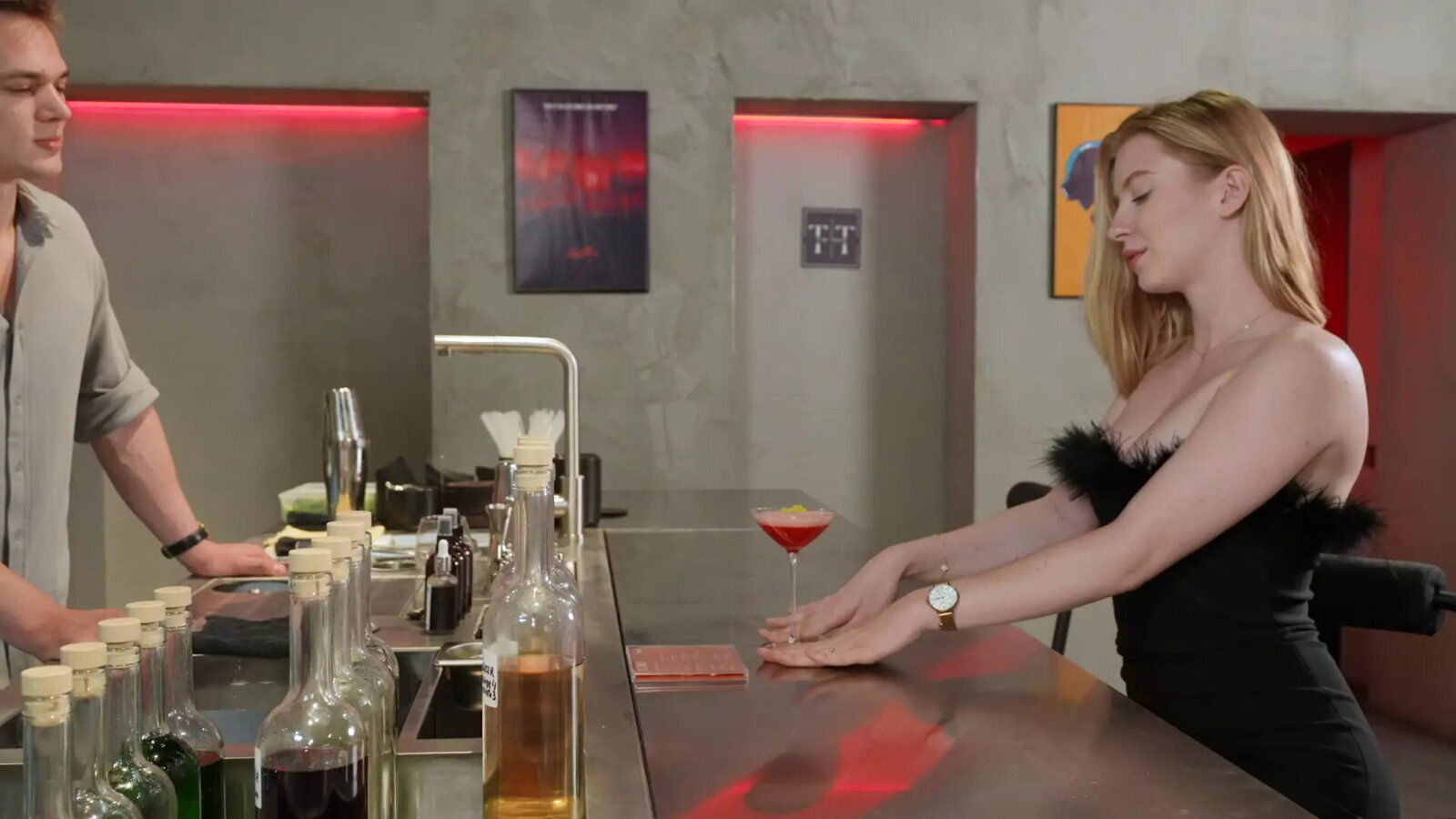 Girls Unusual Strategy Free Drinks: Night Remember