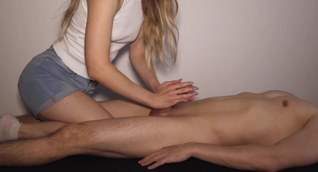 Erotic massage with happy ending