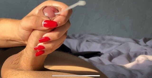 Awsome Handjob With Huge Cumshot