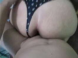 &iexcl_Nalgadas a este rico culo con tanga!