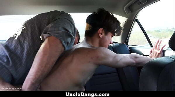 Stepdaddy Penetrating Boy'_s Asshole with Thick Dick Unclebangs