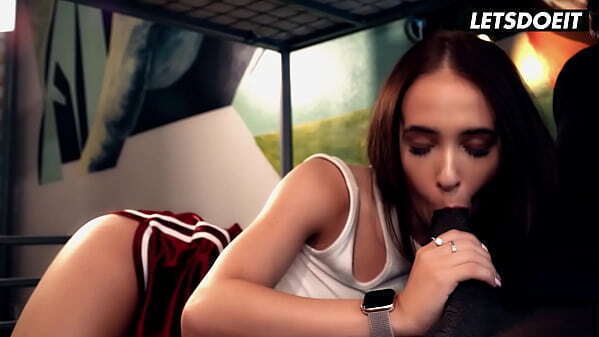 Lucky Teen Gets Fuck Roommate While Vacation HORNY HOSTEL