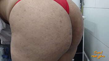 Dona casa safadinha lavando lou&ccedil_a levando rola