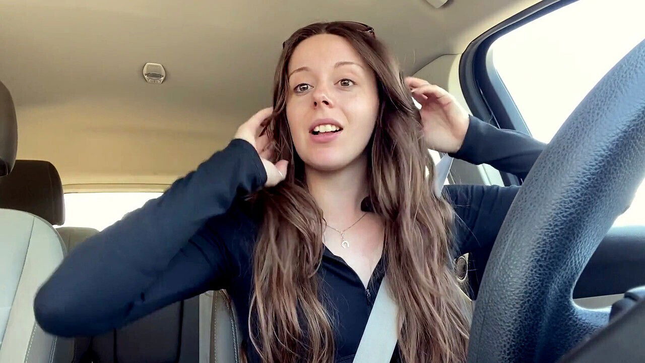 Nadia Foxx enjoys some solo with makeup