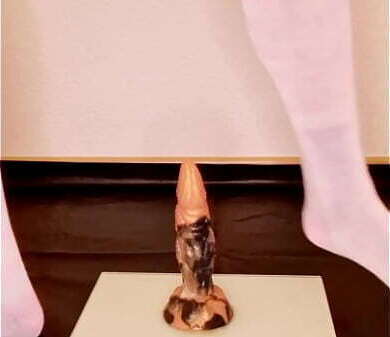 maricas arrega&ccedil_a vibrador usando cinto castidade