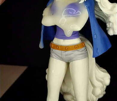 Wanda (One Piece) figure slow-motion