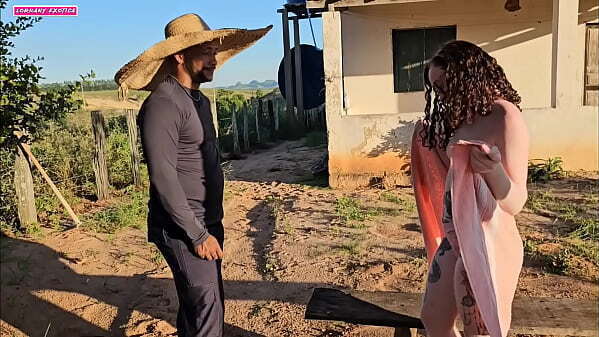 VIZINHO CAPINANDO QUINTAL QUENTE ISSO MUITO TEZAO PEDE TOALHA CAIU BOCA MINHA BUCETA GOZANDO MUITO PRAZER