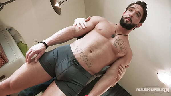 Potential Waiter Shows Asset Zack Lemec Maskurbate