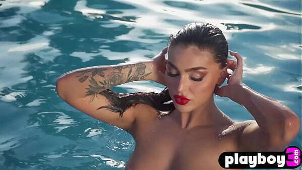 Glamorous natural MILF Emily Rinaudo stripped posed totally naked