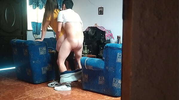 hermanastra cree nadie casa folla novio sala estar. delatar&eacute_