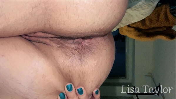 Milf fingering pussy