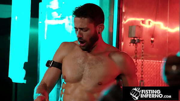 Cumslut Tagteamed Beefy Stud &amp_ Hunk Quin Quire, Connor, Siren Santiago FistingInferno