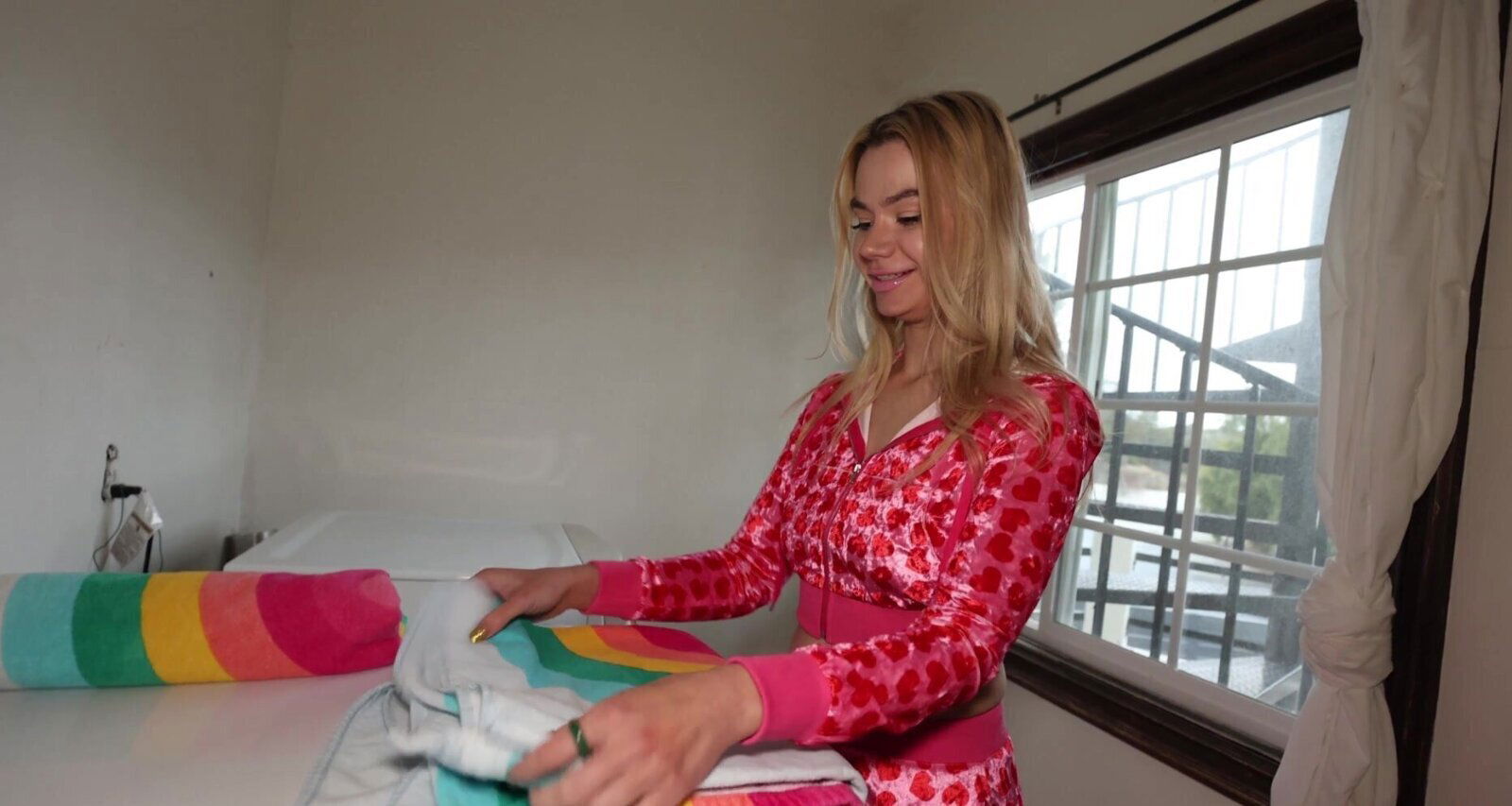 Homemade video blonde Angelica Coralvine sucking dick