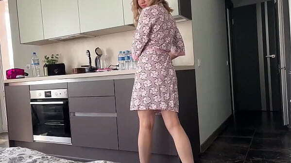 MILF sucks rides like crazy