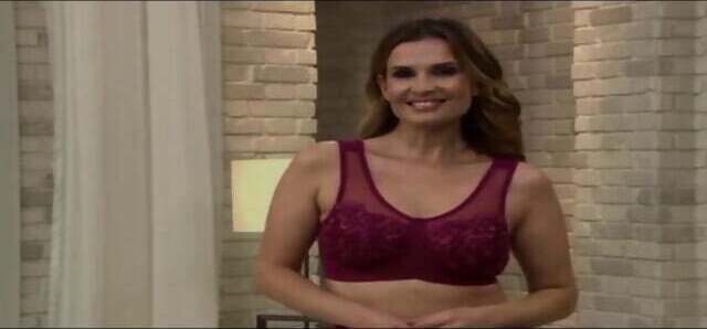 Deutsche brnette MILF probiert Unterwsche