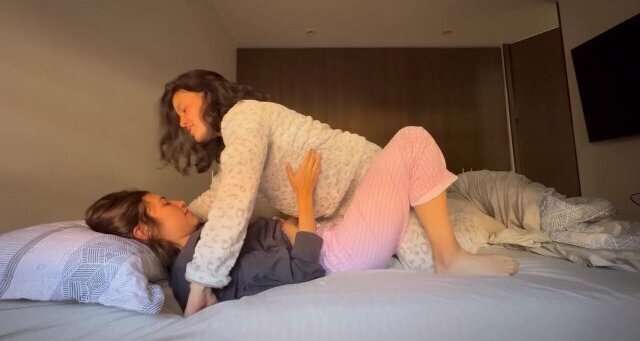 Don't make noise!! don't want husband find about lesbianism!!