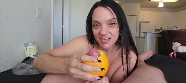 Thick Russian Slut Gives Handjob Until Gets Load