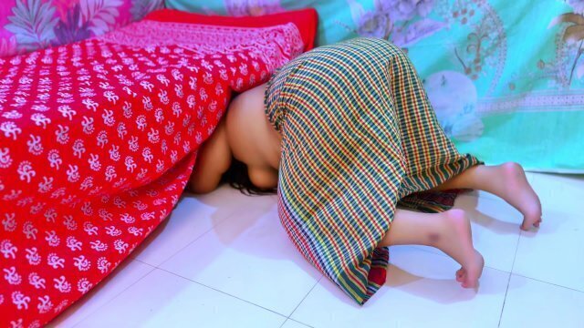 Beautiful Half Naked Stepmom Stuck Under Show make fuck